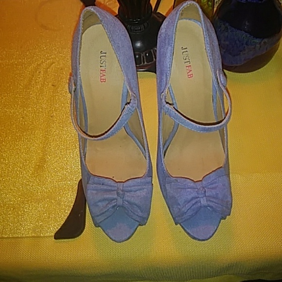 Ladies Shoes (heels) - Picture 2 of 4